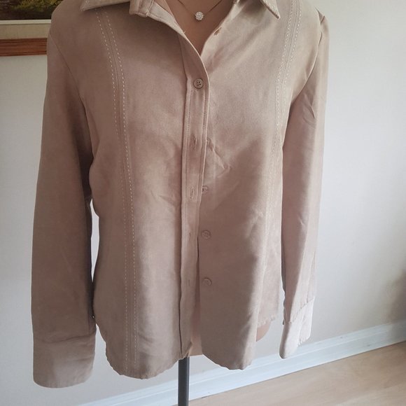 Women's blouse - Picture 9 of 10